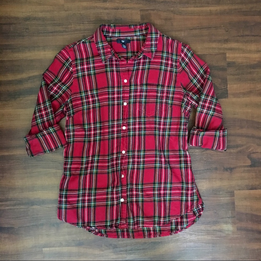 GAP Women’s Red Plaid Flannel Button Down